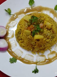 वेजिटेबल पुलाव (vegetable pulao recipe in Hindi) रेसिपी मुख्य फोटो