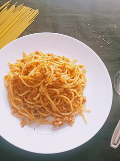 ஸ்பெகடி போலக்னீஸ்(இத்தாலி ஸ்பெஷல்)(italian spaghetti recipe in tamil) செய்முறை முக்கிய புகைப்படம்