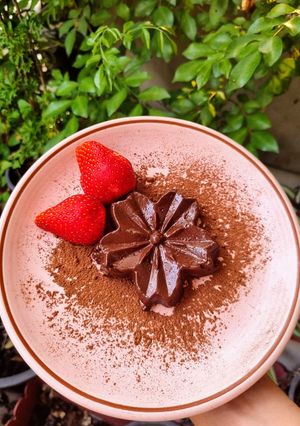 รูปของ Valentine's chocolate milk pudding & strawberry ไม่ใช้เตาอบ ❤️
