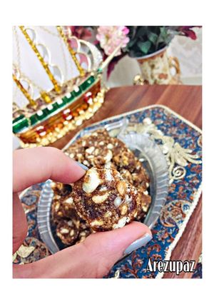 عکسی از دستور شیرینی خرمایی(رولت خرما)