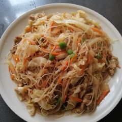 A picture of Pansit.