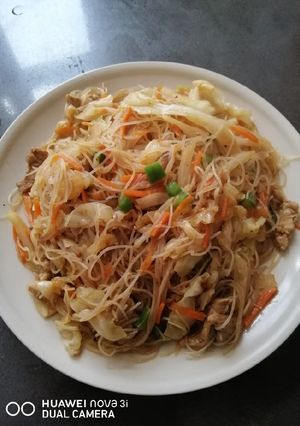 A picture of Pansit.