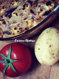 صورة لوصفة غراتان البطاطا المقلية بالبيشاميل وصلصة الطماطم 🍟🍅🥫