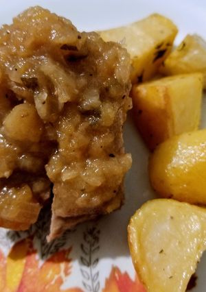 Una foto de Solomillo de cerdo con salsa de manzana y cebolla