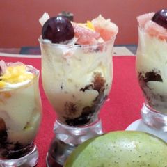 A picture of Fruit trifle.