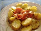 Papas con salmón ahumado