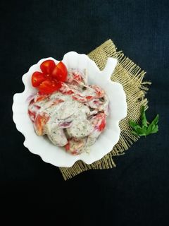 عکسی از دستور سالاد گوجه روسی