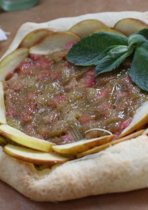 Zdjęcie przepisu Tarta rustykalna z rabarbarem.