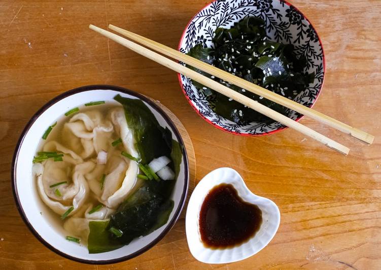 Wonton soup (huntun) con alghe wakame