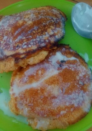 Una foto de Hotcakes Tradicionales con leche clavel😋😋