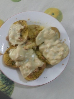 Una foto de Papas al microhondas con Atún y Queso