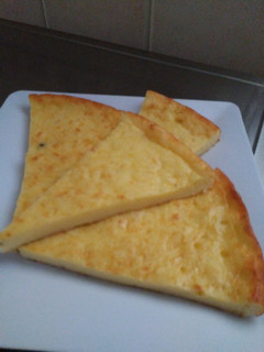 Una foto de Fainá de queso