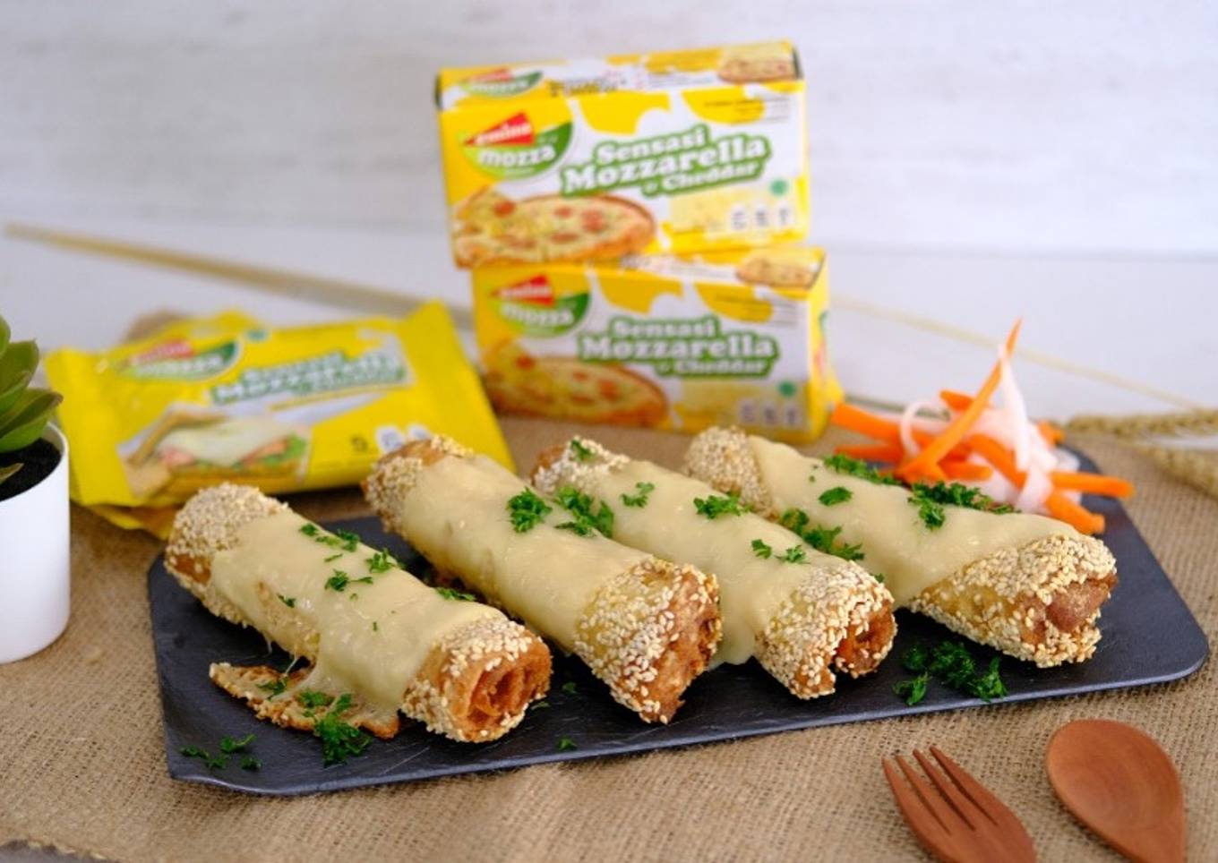 Bread Sesame Emina Cheese Mozza