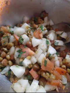 चना चाट (chana chaat recipe in Hindi) रेसिपी मुख्य फोटो