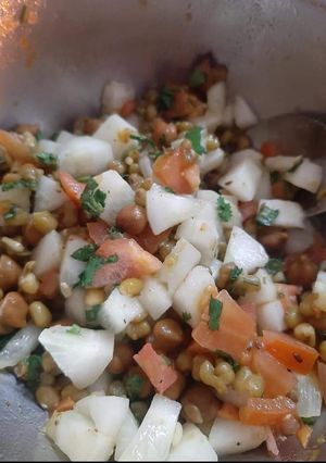 चना चाट (chana chaat recipe in Hindi) रेसिपी मुख्य फोटो