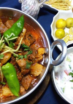 A picture of Beef achari karhai.