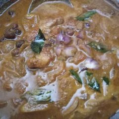 A picture of Varutharacha kadala curry (kerala style chana masala).