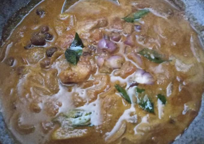 Varutharacha kadala curry (kerala style chana masala)