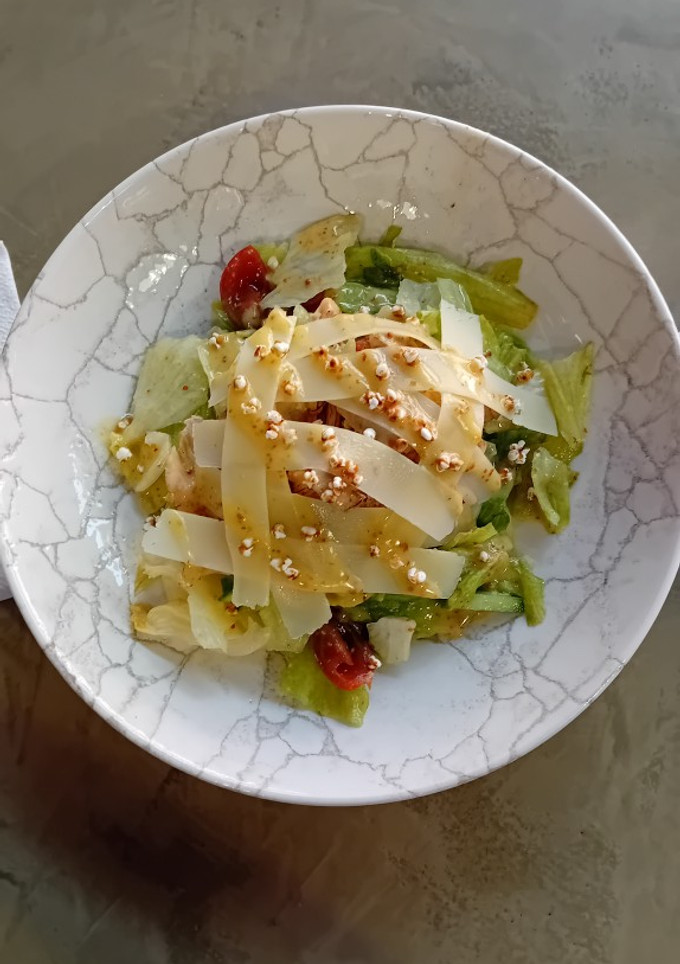 Una foto de Ensalada de pollo 🍗