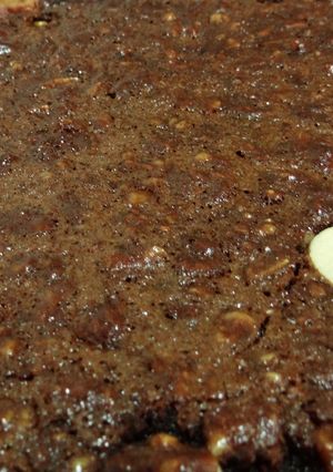 A picture of Walnut Caramel Fudge Pie.