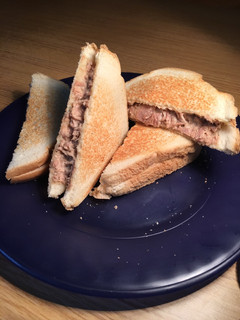 A picture of Tuna Fish Sandwich 🌊.