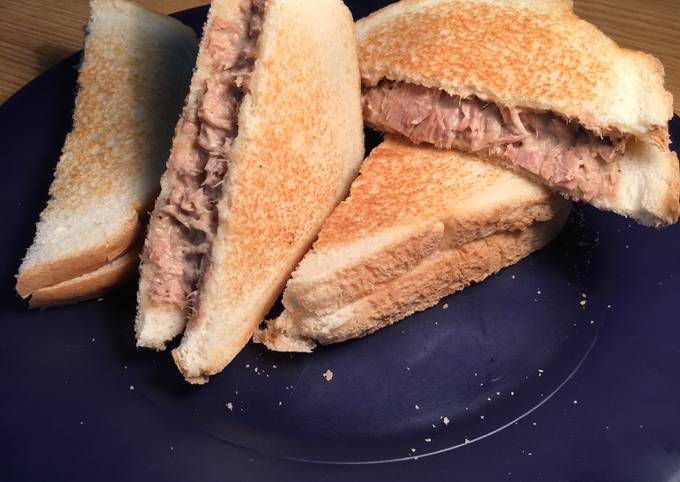Tuna Fish Sandwich 🌊