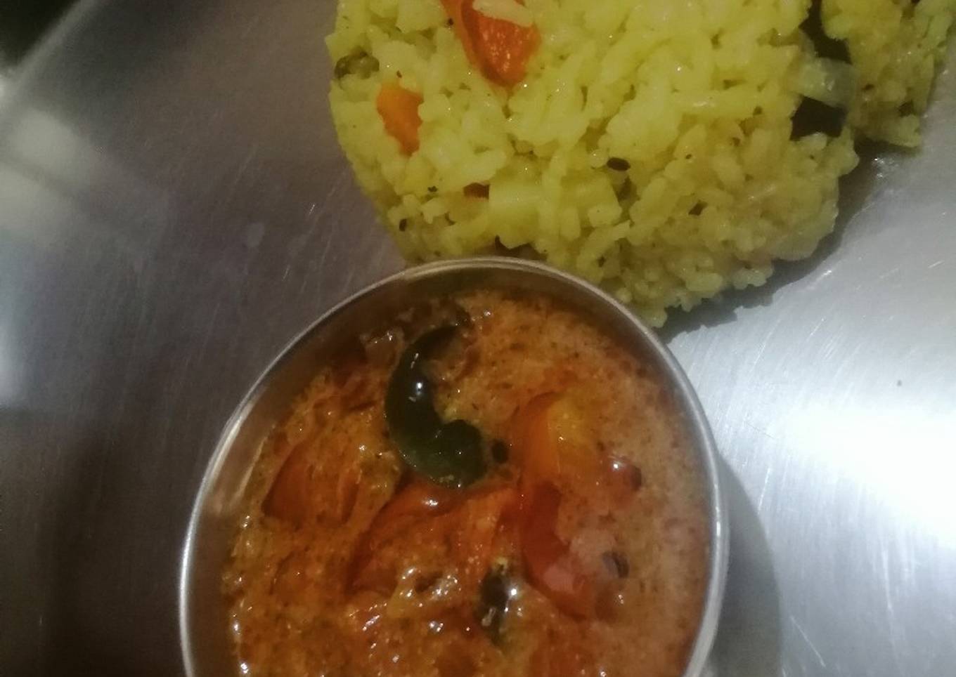 Veg biryani with tomato salon