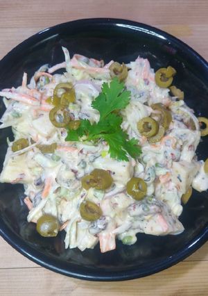 A picture of Apple Walnut Coleslaw.