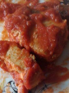 Una foto de Atún con tomate
