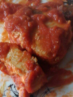 Una foto de Atún con tomate