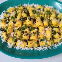 A picture of Vitla Khandvi.