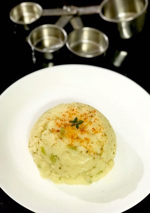 A picture of Rice Flour Khinchu (chawal ka Saja).