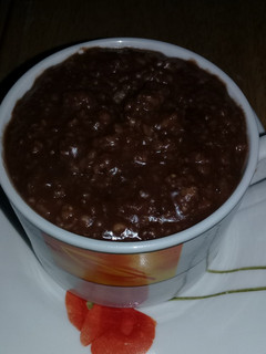 Una foto de Crema de avena; cacao chía