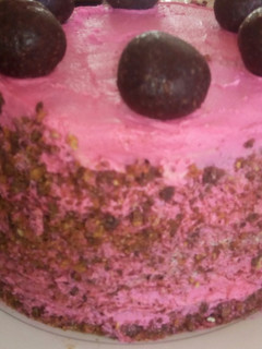 A picture of Lemon and strawberry red cake.