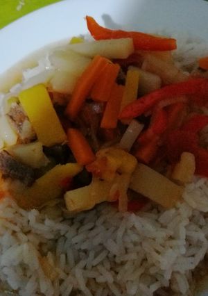 Una foto de Estofado de carne a lo peruano