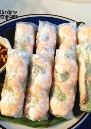 A picture of Fresh Spring Rolls with Grilled Chicken and Shrimp.