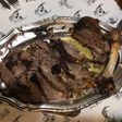 Gigot d'agneau de 8 heures confit d'ail oignon et carottes aux aromates