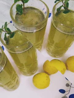 नींबू पुदीना शरबत (Nimbu pudina sharbat recipe in Hindi) रेसिपी मुख्य फोटो