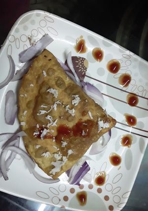 A picture of Samosa patty.