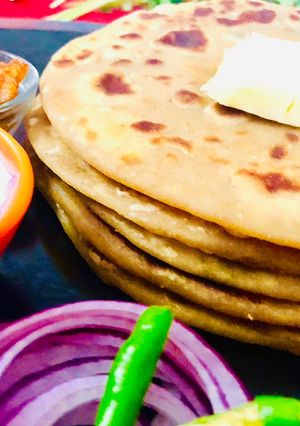 A picture of Aloo paratha.