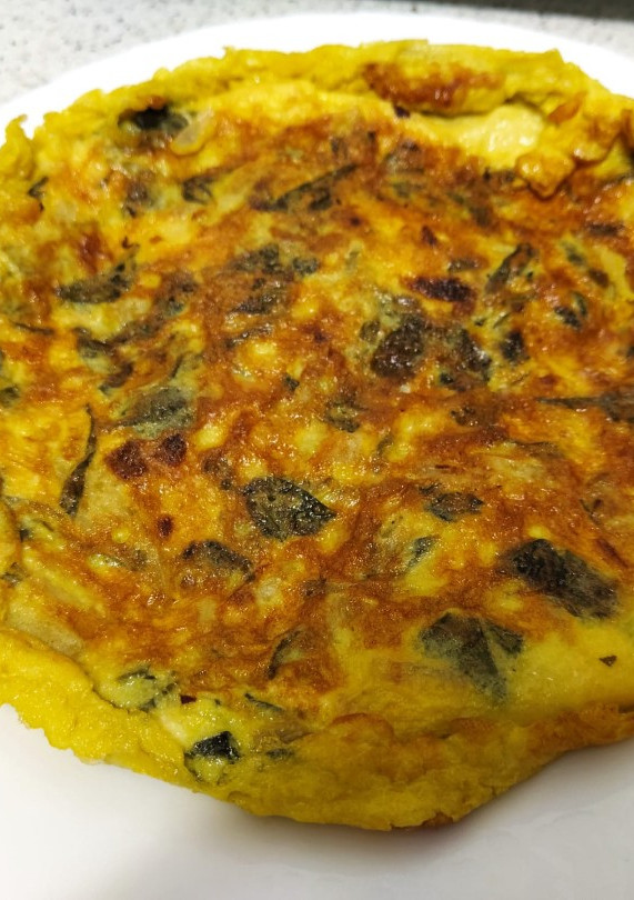 Una foto de Tortilla de patatas con acelgas