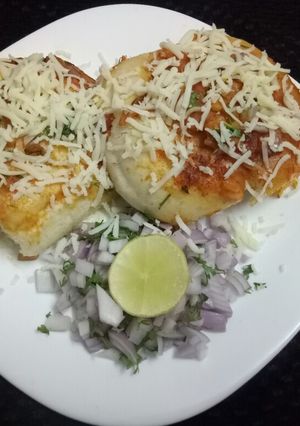 A picture of Masala cheese pav.