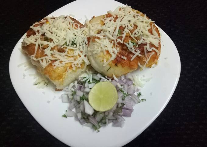 Masala cheese pav Recipe by Mohini Gupta - Cookpad