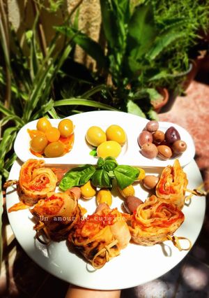 Une photo de Brochettes apéritives de mhajeb 🍡