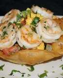 SOMBREROS CON ENSALADAS DE POROTOS NEGROS Y CAMARONES AL AJILLO. JON STYLE