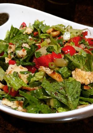 A picture of Fattoush.