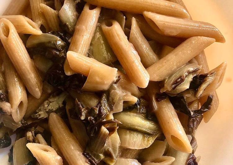 Penne integrali radicchio e gorgonzola