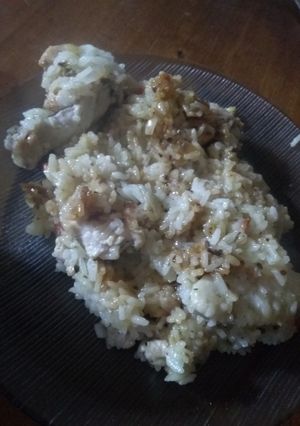Una foto de Pollo frito con arroz