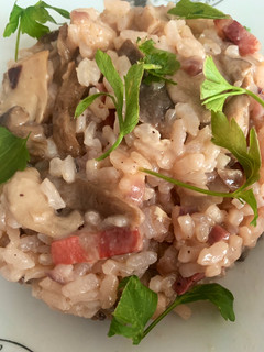Una foto de Risotto de jamón ibérico y setas