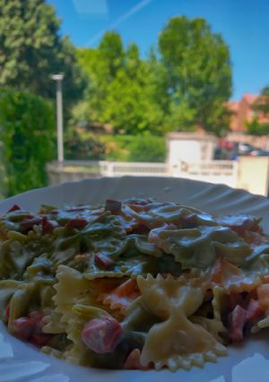 Una foto de Pasta con nata y queso a mi estilo